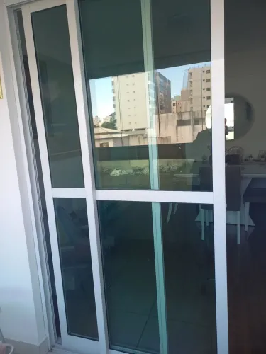 Porta correr alumínio 2:10 x 1:40