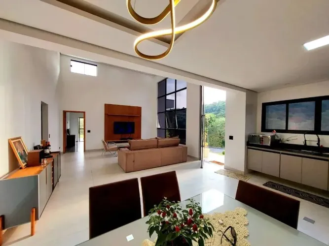 Casa com 3 quartos à venda, 160 m² por R$ 1.750.000 - Condominio Quintas da Boa Vista - At