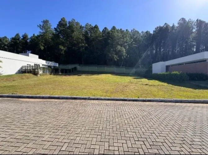 Vendo terreno no Condomínio Villaggio Verde