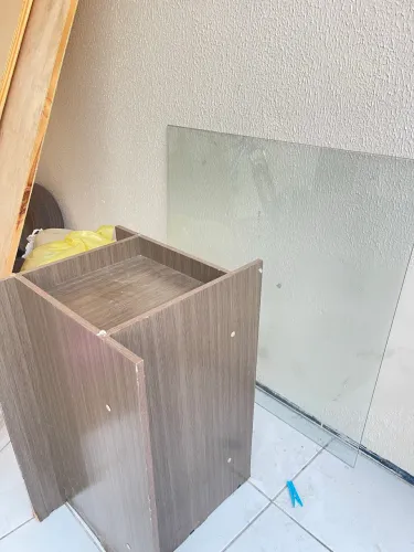 Mesa de vidro com base