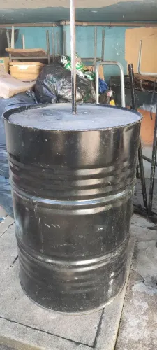 Galão/tambor e bancos para distribuidora...