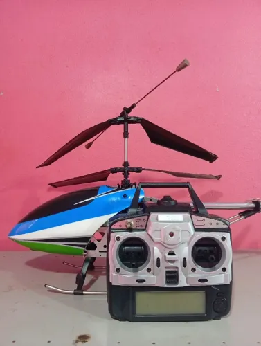 Helicóptero Grande Profissional Com Radio