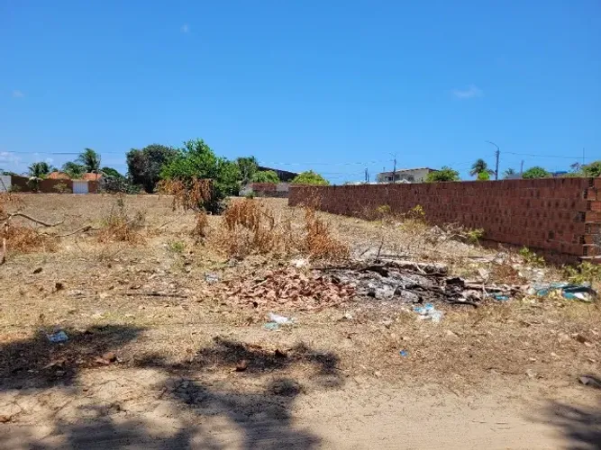 Vendo terreno na praia de catuama, tamanho 12x30 há 800 mt da praia.