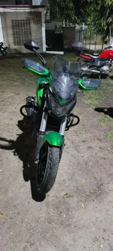 Bajaj Dominar 400 (2024) - Impecável e Pronta para Rodar!