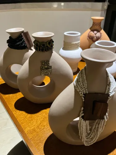 Vaso para decoração cada peça R$ 80,00 , peças novas cerâmica!!!