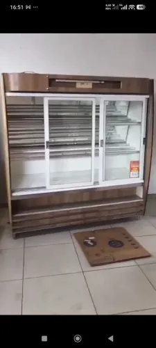 Vendo mobília de padaria e maquinários
