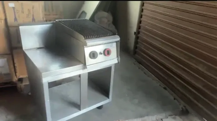 Churrasqueira Char Broiler a Gás Profissional com Chapa e Grelha