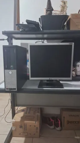Computador completo com gabinete compacto (CPU) + monitor LG.