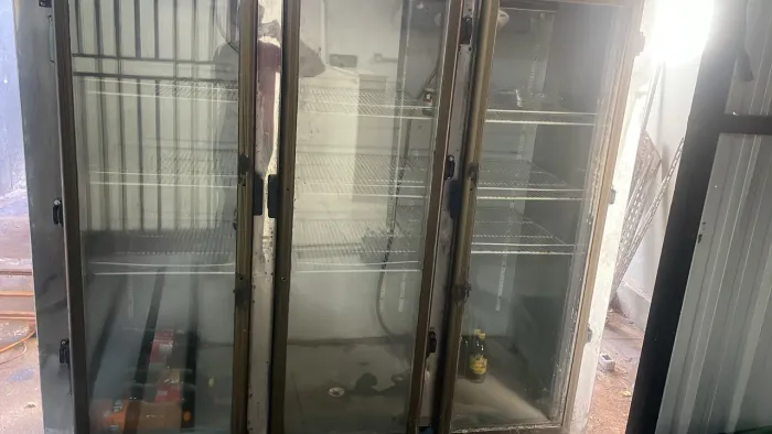 Geladeira expositora em inox 3 portas de vidro