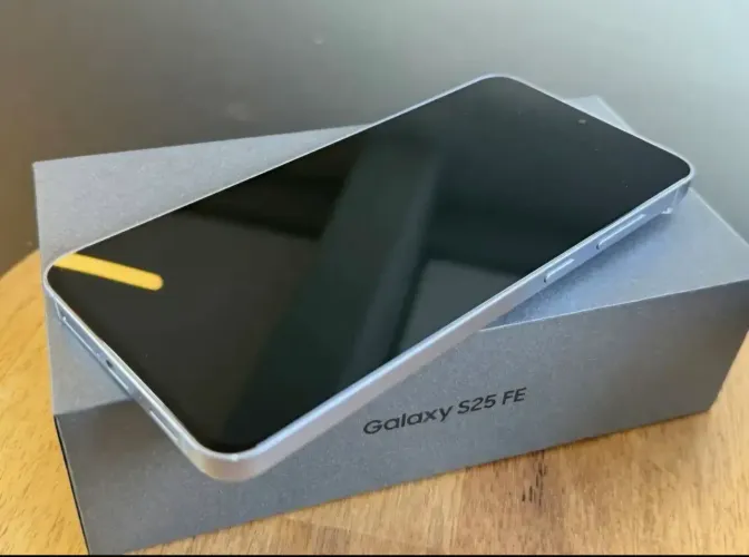 SAMSUNG GALAXY S25 FE |128 GB 8 GB RAM | NA GARANTIA