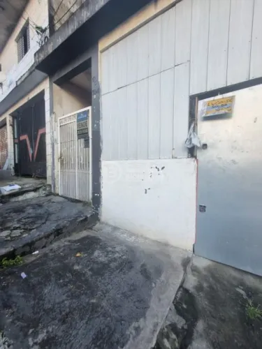 Casa Padrão à Venda na Vila União - 4 Dormitórios e Mais!
