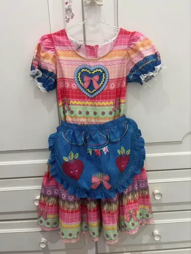 Vestido caipira da loja Alphabeto  8 anos 