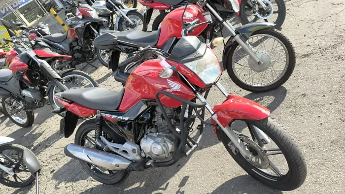 HONDA CG FAN 160 VERMELHA 2016 Shalon veículos Cariacica