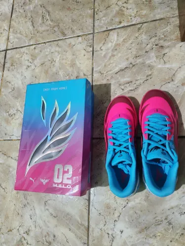 Tênis Puma Lamelo MB02 na caixa