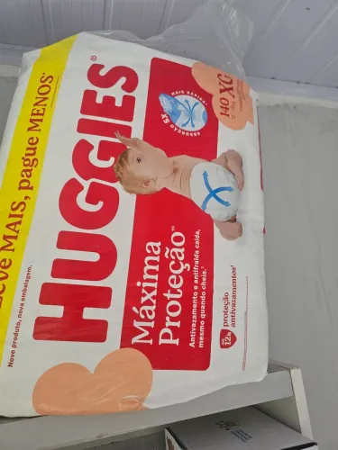 Fralda Huggies tira 140 und - pct lacrado