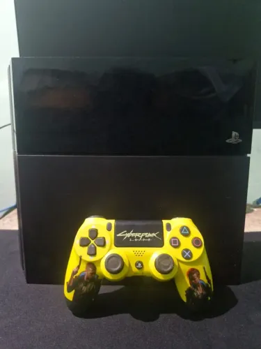Vendo PlayStation 4 com 1 TB 