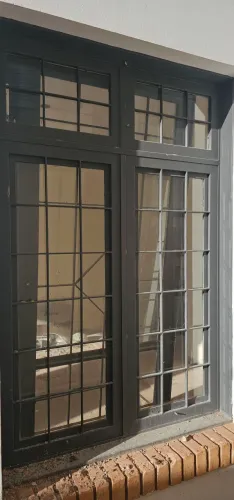 Portas e janelas de ferro 