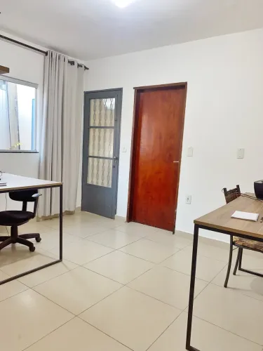 CASA EM ÓTIMA LOCALIZAÇÃO