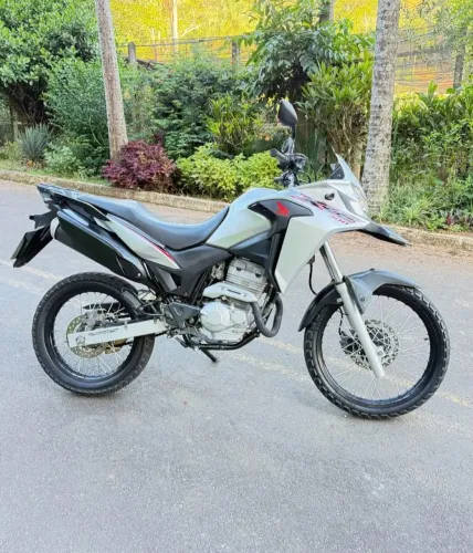 XRE 300 2020 top de linha ipva pago nada pra fazer
