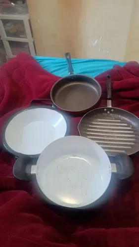 Kit 5 panelas diversas um caneco valor unitário 15 reais cada