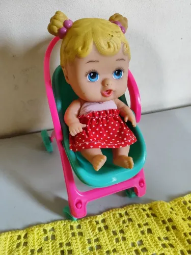 Boneca Little Dolls passeio