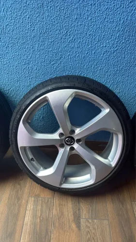 Rodas aro 20 com pneus 