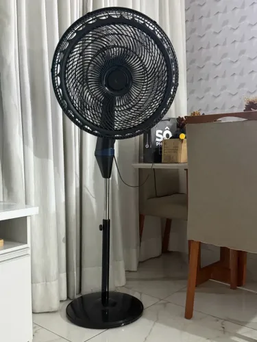 Ventilador semi novo