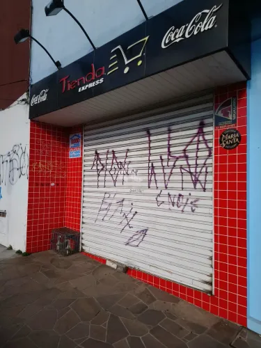 LOJA À VENDA EM SANTA MARIA.