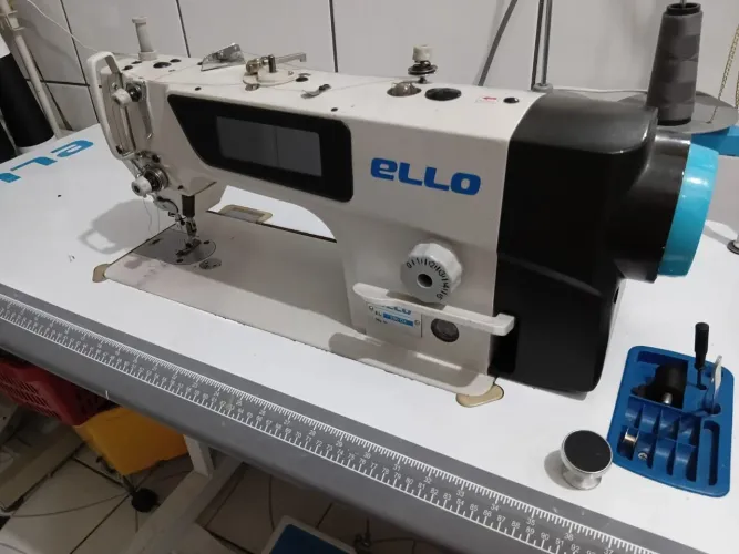 Máquina reta eletrônica estou localizada em Osasco