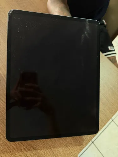 iPad 12 pro max 128 gb- precisa trocar a tela (somente )