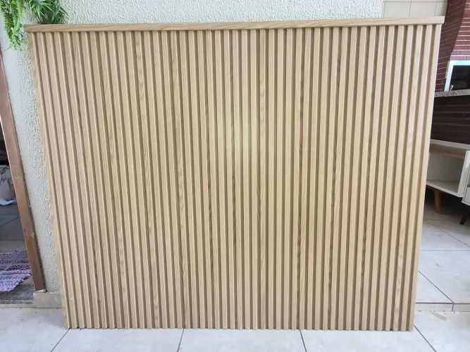 VENDO CABECEIRA PARA CAMA CASAL OU QUEEM.