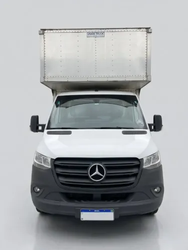 Mercedes-Benz Sprinter 315 CDI Street com carroceria fechada