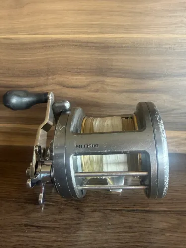 Carretilha Shimano Tekota 700