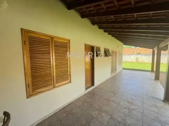 Casa em Condomínio : Térrea / Residencial / Centro