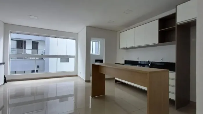 OPORTUNIDADE NO CENTRO DE ITAJAÍ 2suítes, 3 bwc, 1vg, exc. localização com lazer completo