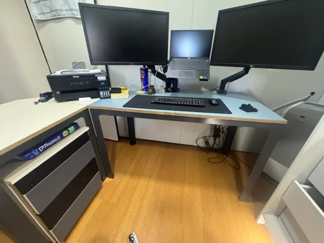 Mesa em l com gaveteiro 