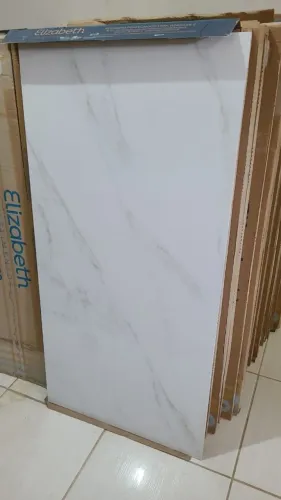 PORCELANATO CARRARA ACETINADO 62,5x125 <br>1.000 METRIS DISPONÍVEIS