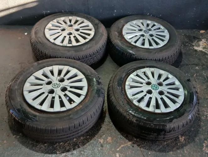 Rodas 13 pneus semi novos 