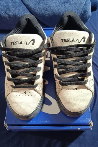 Tênis Tesla Hertz Off White Black Original Tam. 41 c/ Caixa - Excelente Estado