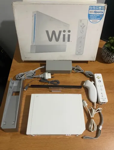 Nintendo Wii Completo com Jogo Wii Sports