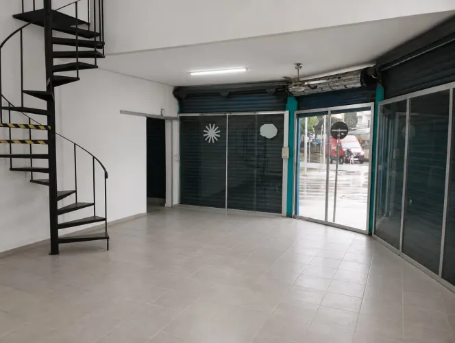 Loja na Avenida São João, 1651 - loja 3 700 m²