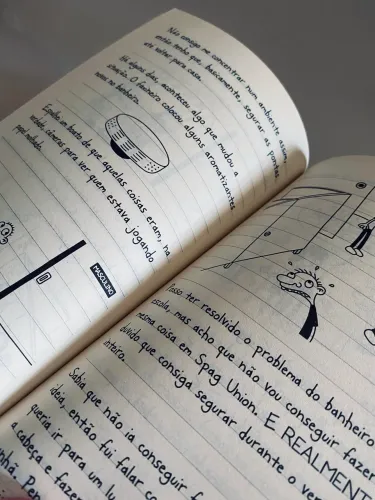 Livro capa dura diário de um banana ?A gota d?água?