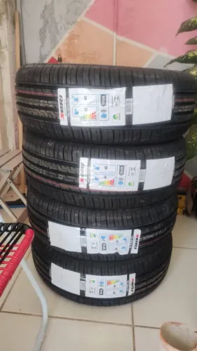 vende-se pneus 195/55R16 91H fastway.