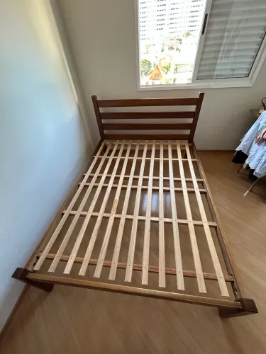 Cama de casal madeira maciça