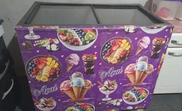 Freezer gela muito