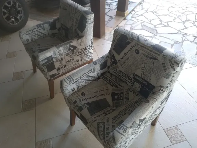 Dois sofás 150,00 cada