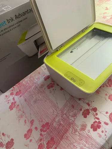 Impressora sem tinta tem que compra mais funcionar 
