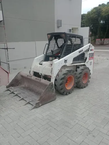Mini Carregadeira Bobcat