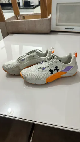 Tênis tribase under Armour
