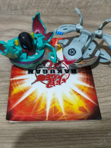 Lote de bakugan (possuem defeitos!)